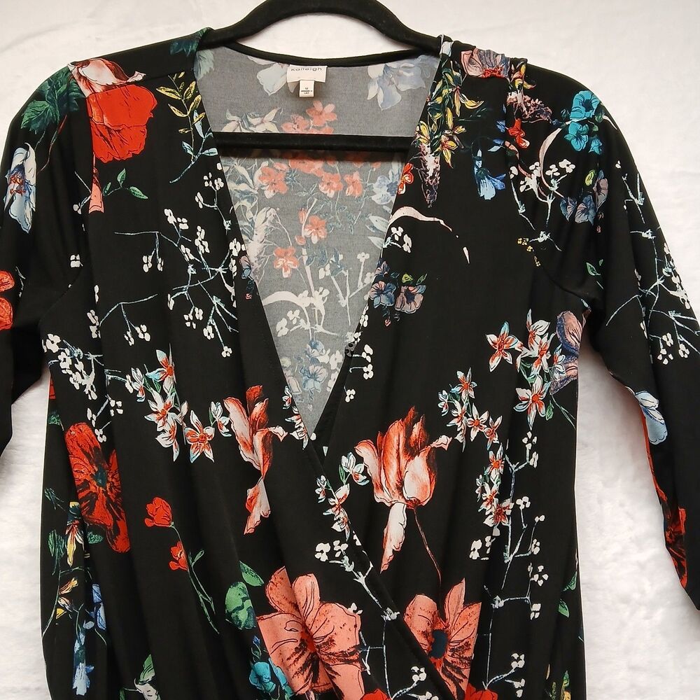 Kaileigh Women's Black & Red Floral Tie Waist Romper with Pockets Size Medium - Picture 3 of 7
